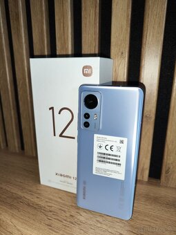 Predám Xiaomi 12 5G 8/256GB Top stav - 2