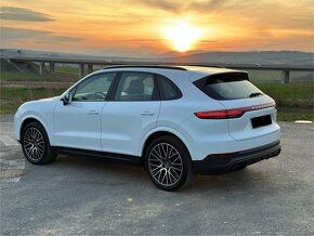 Svadobné auto PORSCHE CAYENNE TURBO 2023 - 2