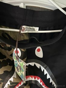 BAPE 1ST Camo Shark shorts - 2