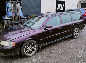 Volvo V70II facelift D5 136kw - Náhradní díly - 2