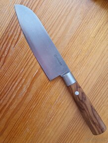 Kuchynsku noz santoku - 2