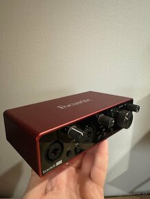 Zvuková karta Focusrite Scarlett 2i2 - 2