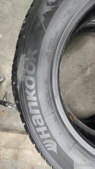 Hankook 225/60R18 Zimné - 2