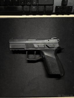 CZ P07 (9mm Luger) – výborný stav + extra zásobník - 2