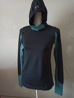 Bežecké tričko s kuklou Under armour - 2