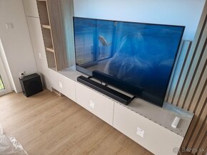 65 palcovy TV s podsvietením Ambilight Philips 65PUS8007 - 2