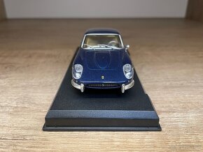 1:43 model Ferrari 400 SA - 2