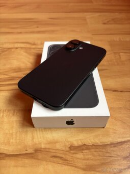 Apple iPhone 16 128GB - 2