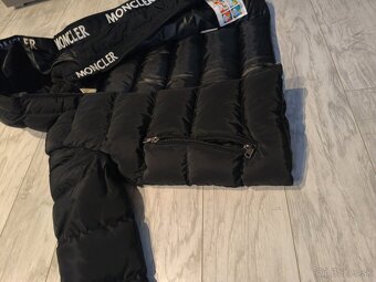 Kvalitná zimná bunda Moncler - 2