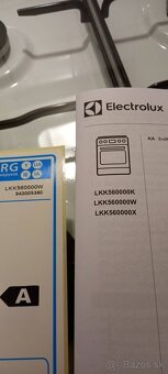 Vrchné, sklopné sklo na sporák ELEKTROLUX LKK560000. - 2