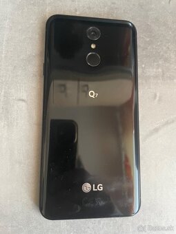 LG Q7 - 2