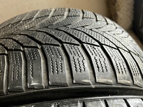 235/40 R18 - 2