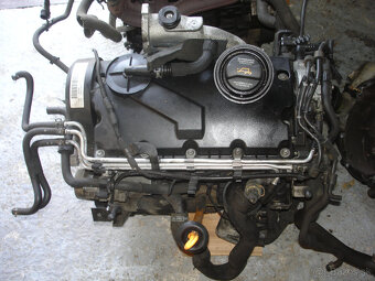 1.9 tdi bxe motor, agregat, diely passat b6 , hlava, vstreky - 2