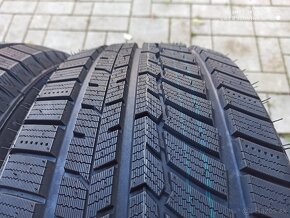 zimne pneu 215/55 R17 - 2