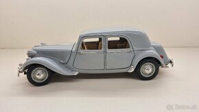 1:18 CITROEN 15CV - 2