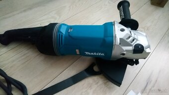 Makita- GA9070. UHLOVÁ BRUSKA. - 2