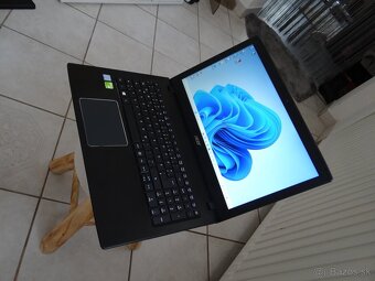 15.6" ACER E5/Core I5 /8GB RAM/ 128SSD a 500HDD/ 2xGrafika. - 2