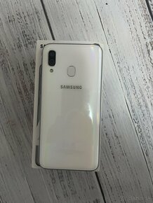 Samsung Galaxy a40 biely - 2