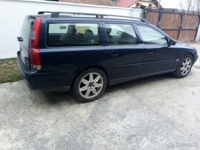 volvo V70.II. 24D D5 120kw automat5 rv 2002 - 2