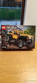 Lego Technic Jeep Wrangler Rubicon - 2