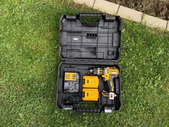 Skrutkovač Dewalt DCD795D2 2x2Ah - 2