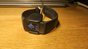 Fitbit Charge 4 fitnes naramok - 2