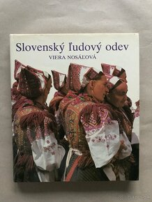 Viera Nosáľová: Slovenský ľudový odev, Matušík: Kamenné náme - 2