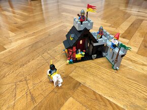 Lego 6067 Guarded Inn - 2