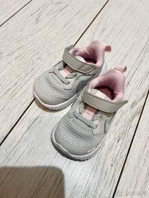 Originál Nike topánočky/capačky pre 8-10m - 2