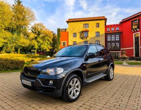 BMW X5 E70 M-packet 4.8i 4x4 261kw benzín - 2