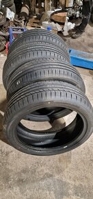 225 /45 R19 96W - 2