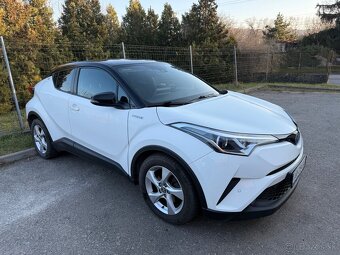 Predam Toyotu CHR 1,8Hybrid - 2