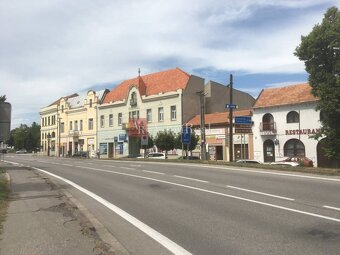 NA PREDAJ: veľký polyfunkčný dom v historickom centre mesta  - 2