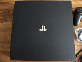 Playstation 4 Pro s hrami - 2