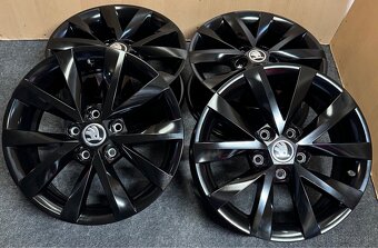 5x112 R16 Original Škoda ET 46 čierne leskle - 2