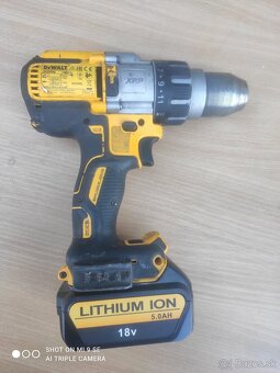 Dewalt vŕtací skrutkovač - 2