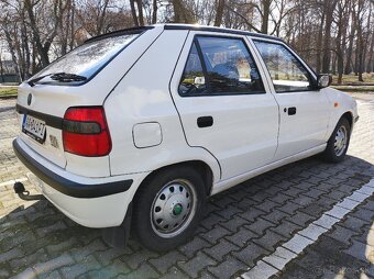 Škoda felícia 1.3 (perlovo biela) garážovaná 1998, 40kW - 2