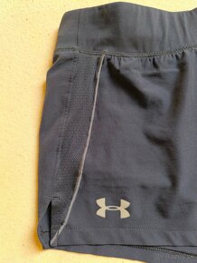 Dámske Under Armour bežecké šortky - 2