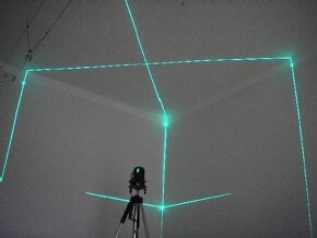 Profesionálny samonivelačný krížový laser zelený DEKO - 2