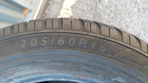 205/60R16  DUNLOP - 2