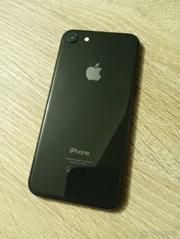 iPhone 8 / 128GB Super stav - 2