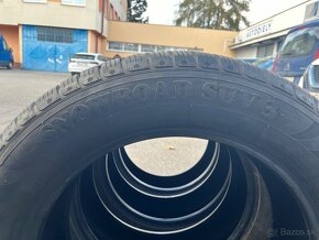 Predám zimné pneu TOMKET 215/60R17 - 2