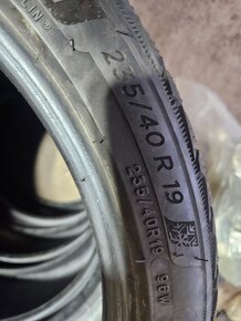 Zimne pneumatiky 235/40 r19 michelin pilot 5 - 2