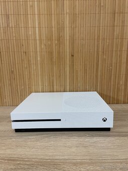 XBOX ONE S 1Tb s CD mechanikou - 2