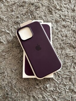 Apple Silicone Case Plum iPhone 16 Pro Max - 2