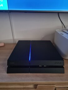 Playstation 4 1TB + 2 ovládače a hry - 2