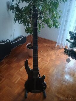 Basgitarka Cort Curbow 5 - 2