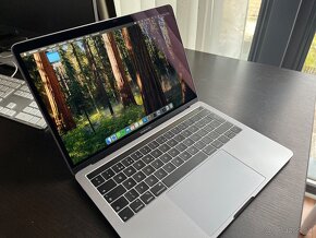 Macbook Pro 13" 2019 v top stave - 2