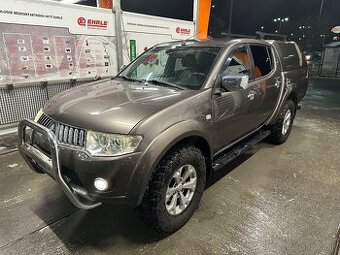 Mitsubishi L200 2,5 DI-D 4WD Intense 131kW - 2