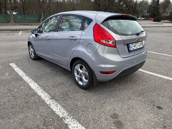 Ford Fiesta 1.4 Benzín - 2